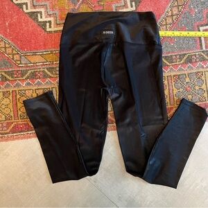 K-Deer shimmery hi luxe black leggings, size MED
